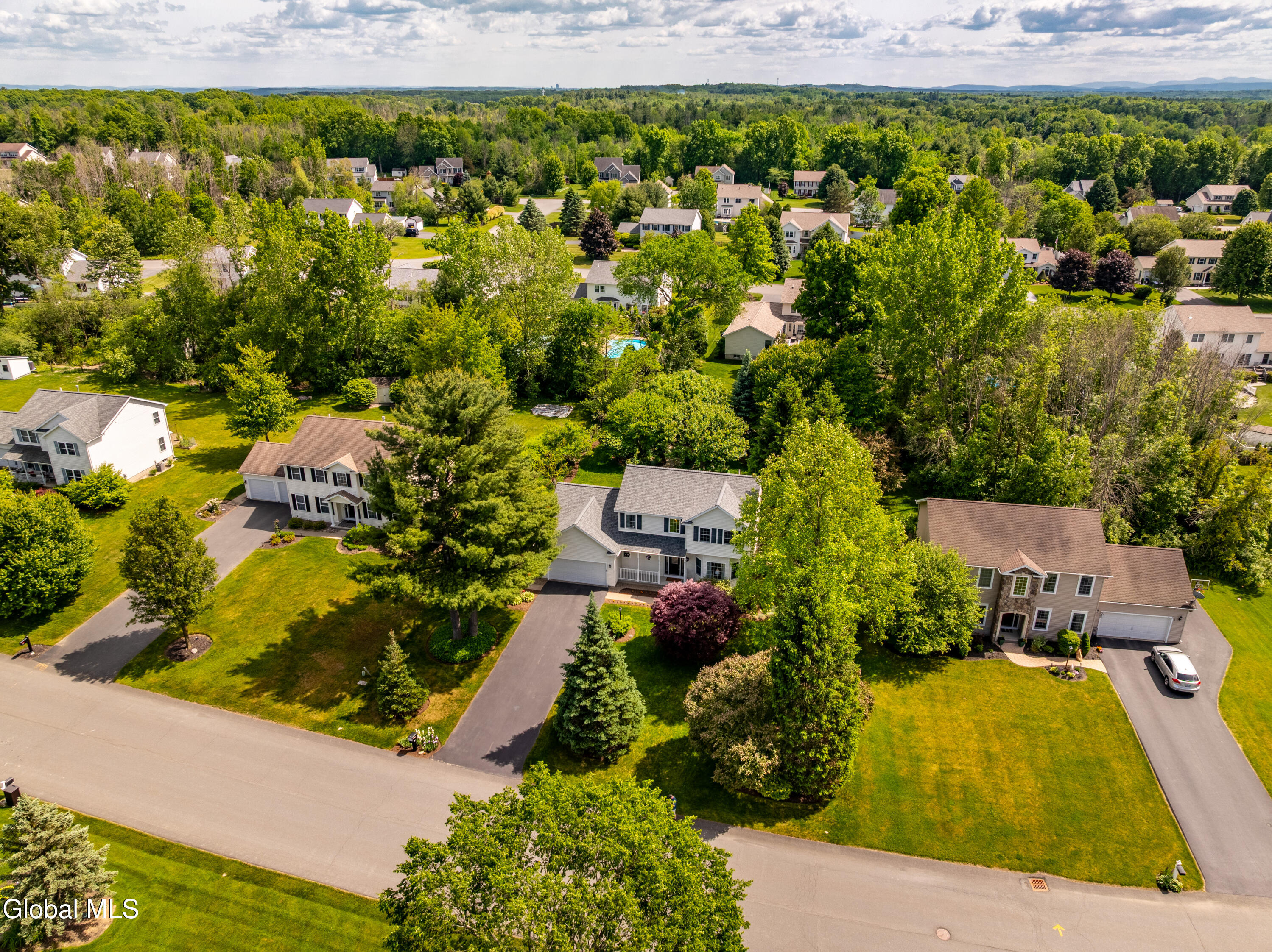 22 Blue Jay Way Rexford NY 12148