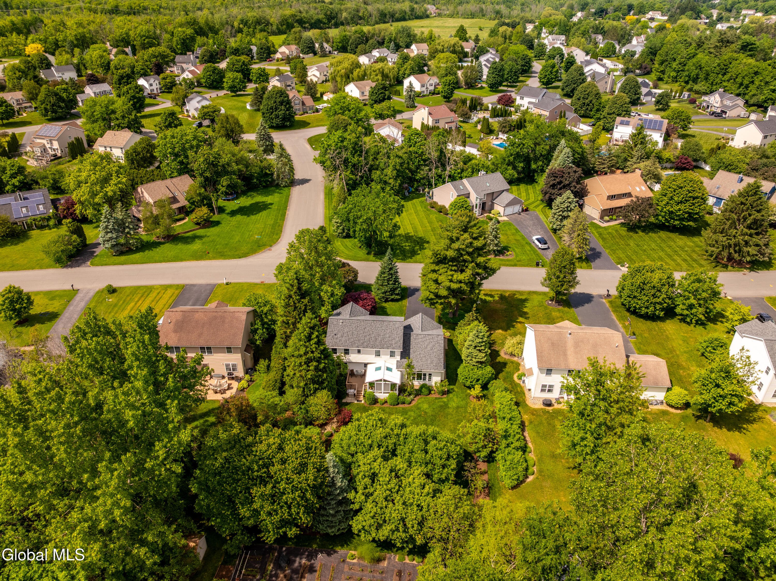 22 Blue Jay Way Rexford NY 12148