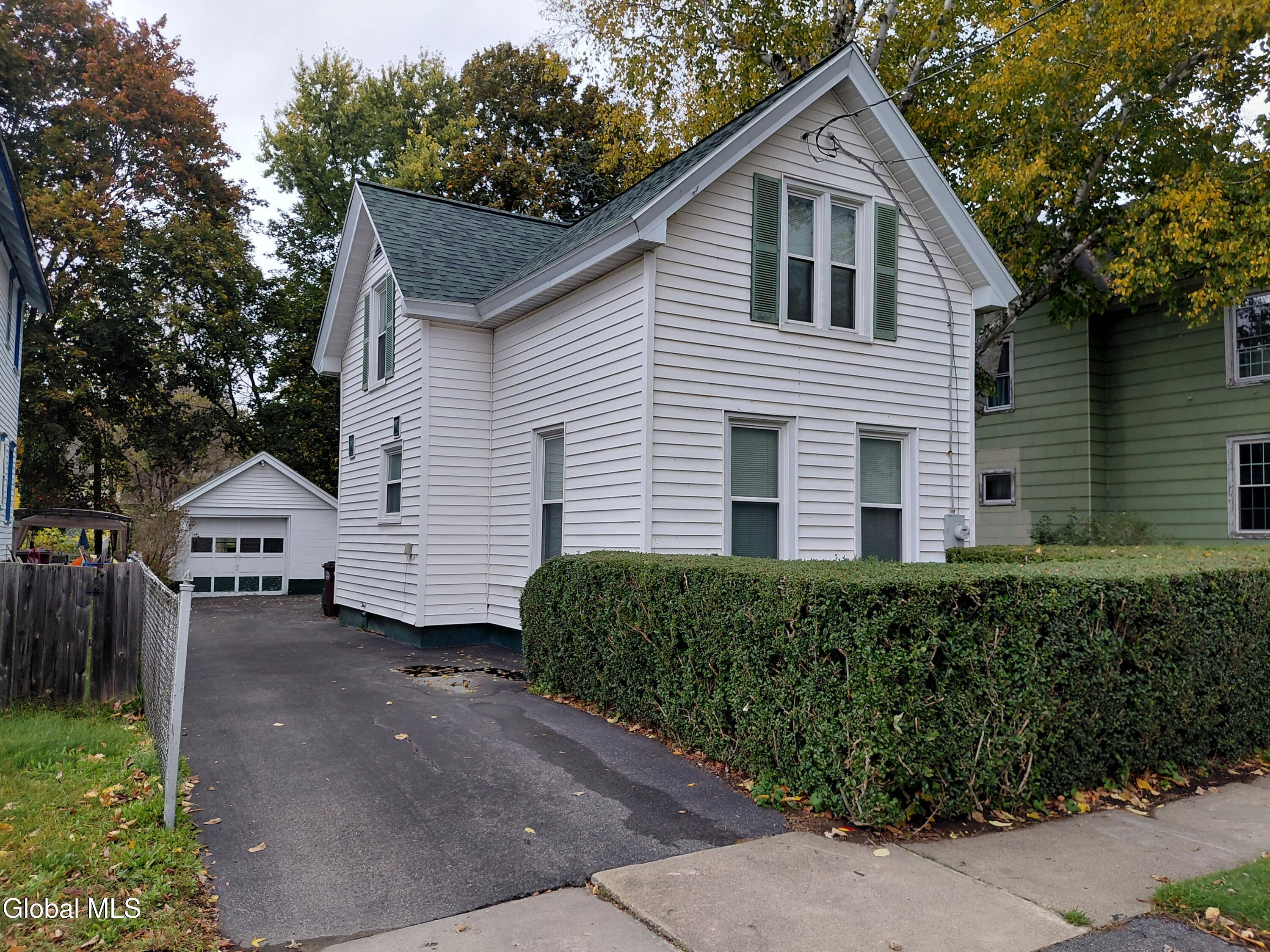 76 W 8th Avenue Gloversville NY 12078