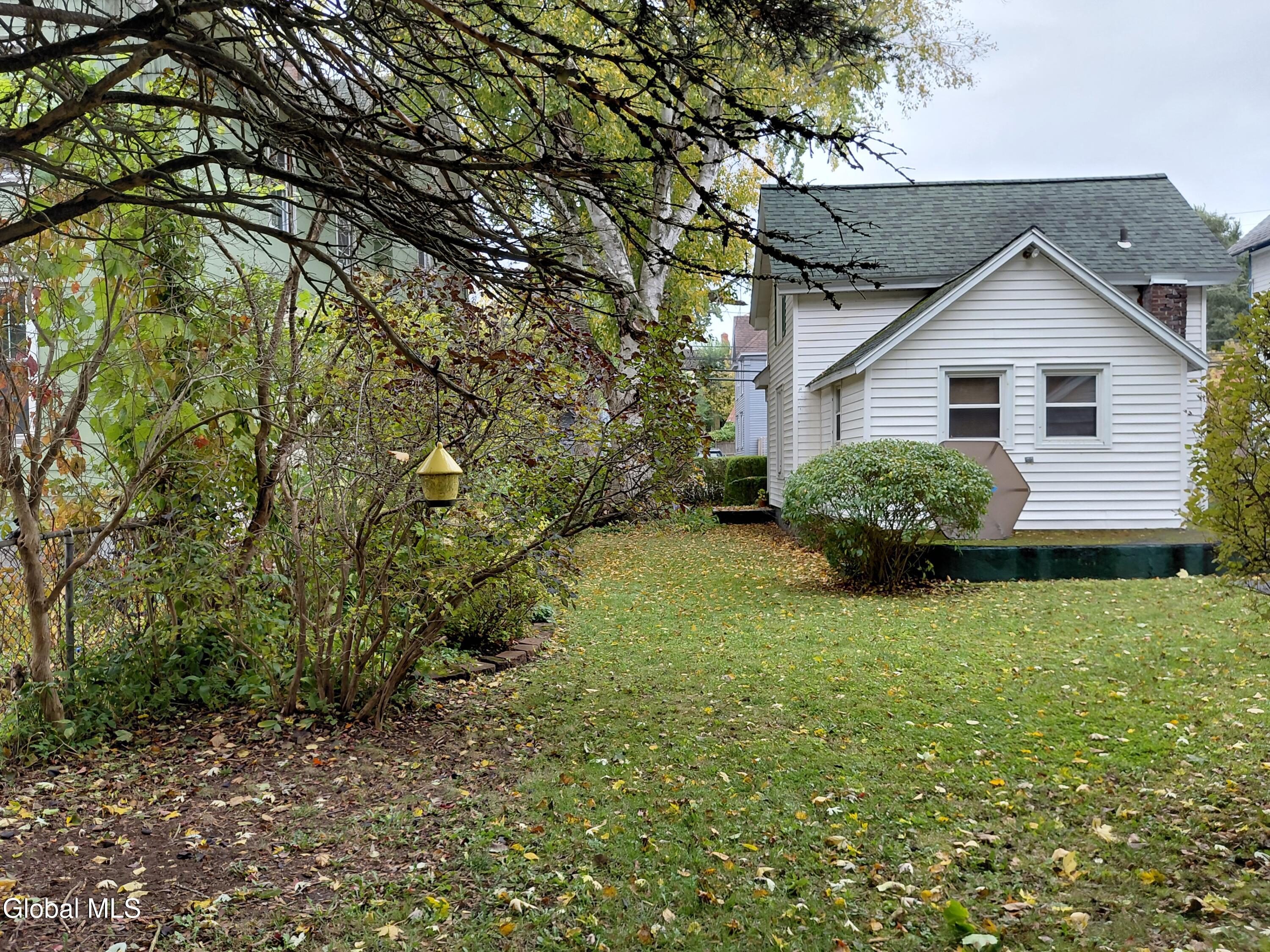 76 W 8th Avenue Gloversville NY 12078