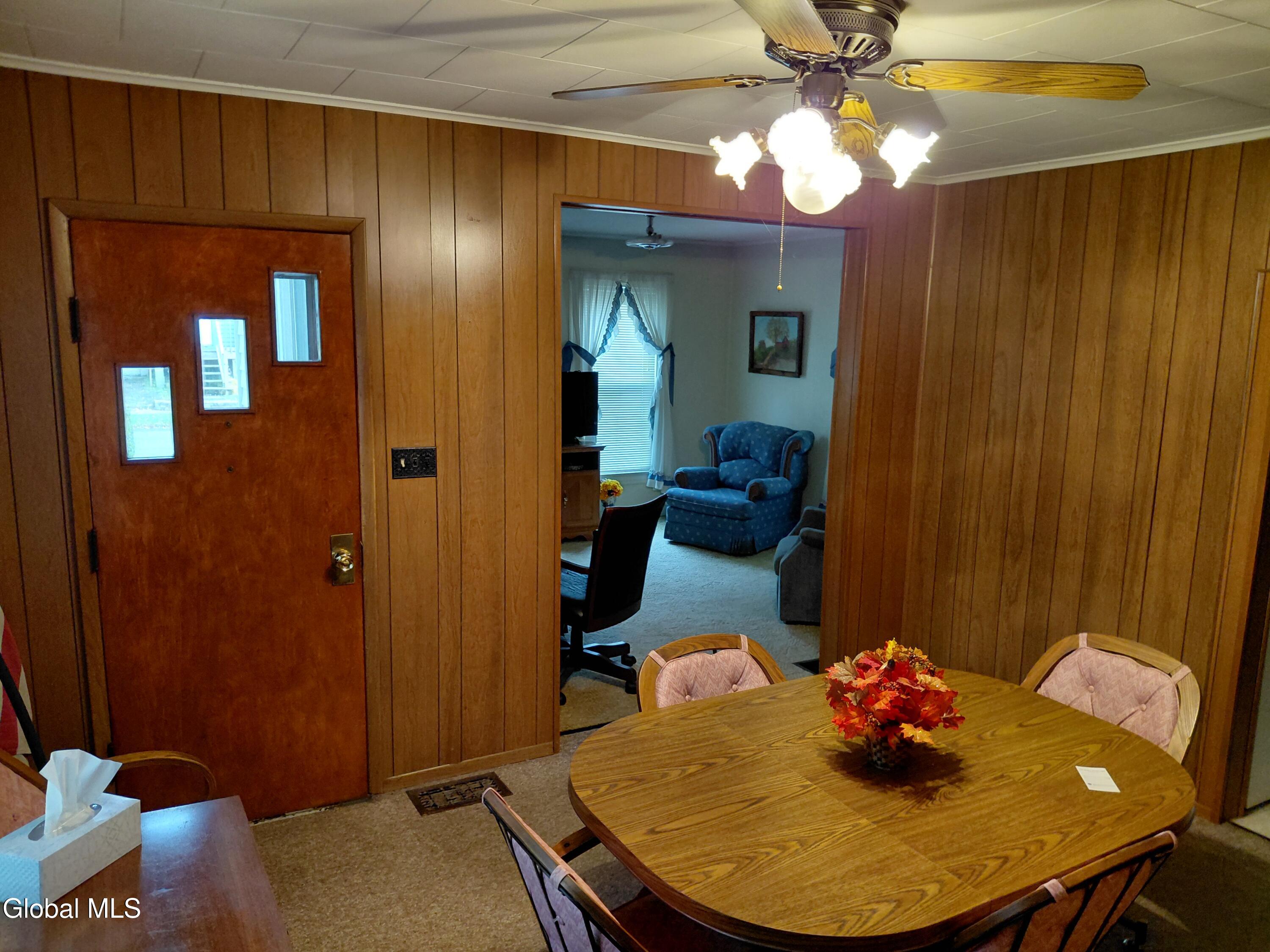 76 W 8th Avenue Gloversville NY 12078