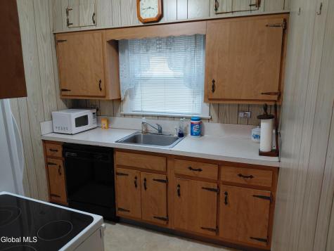 76 W 8th Avenue Gloversville NY 12078