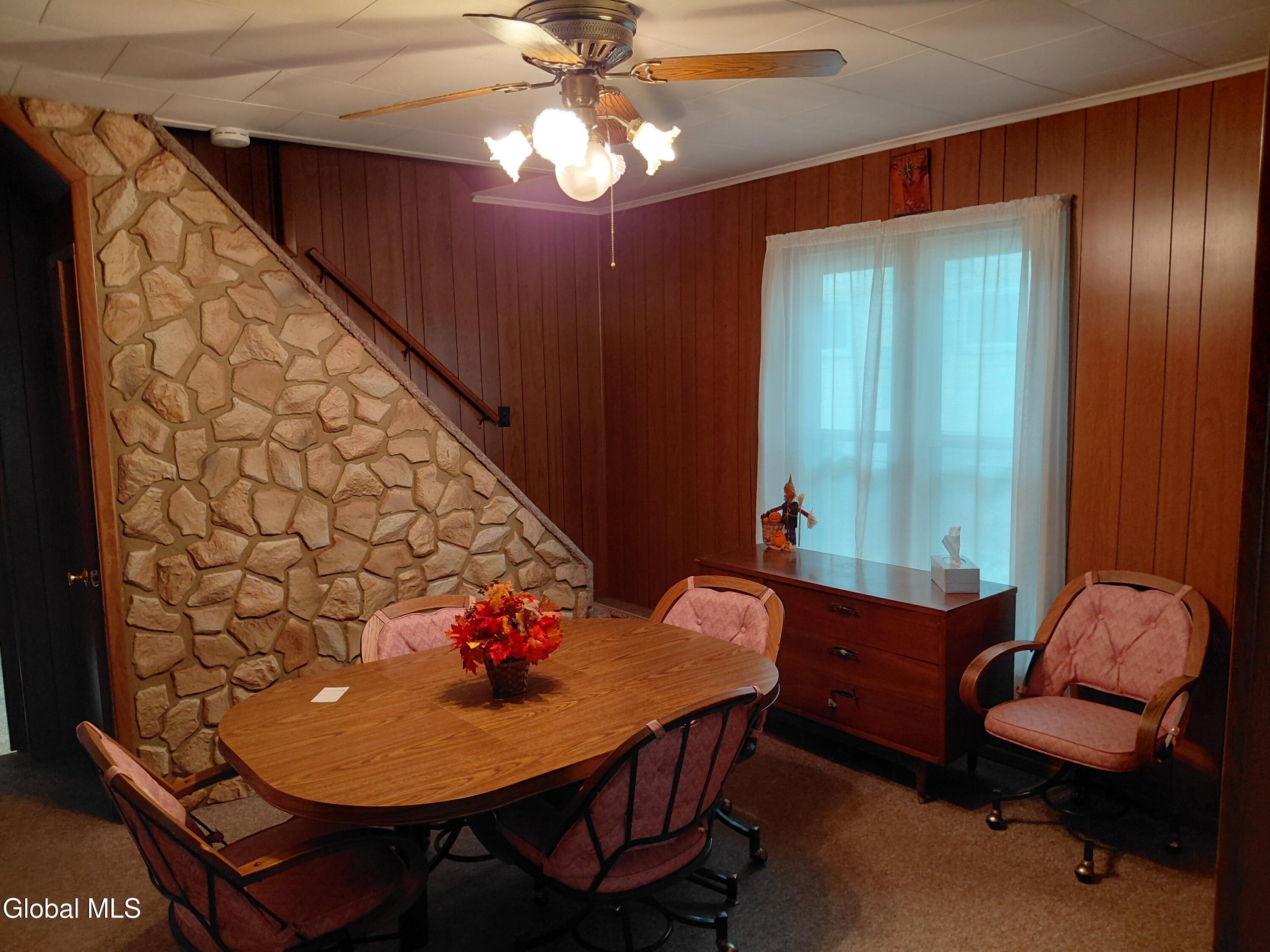 76 W 8th Avenue Gloversville NY 12078