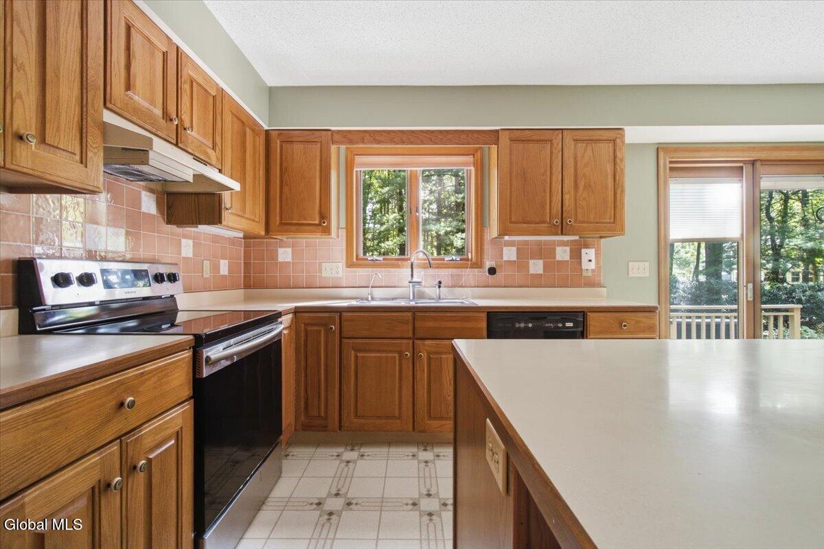 61 Sonat Road Clifton Park NY 12065