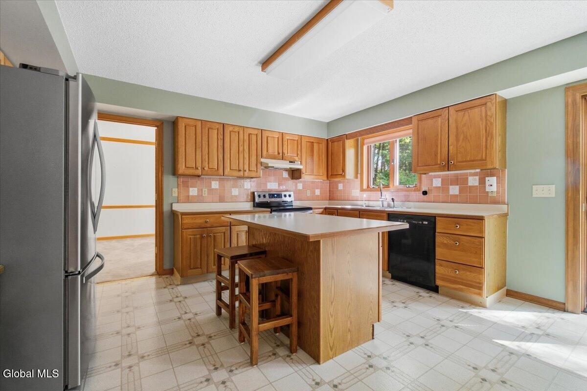 61 Sonat Road Clifton Park NY 12065