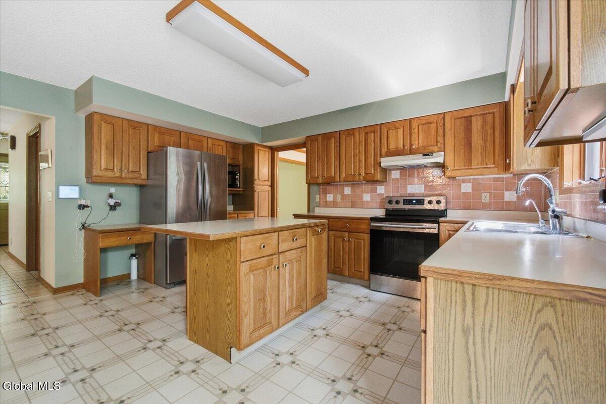 61 Sonat Road Clifton Park NY 12065