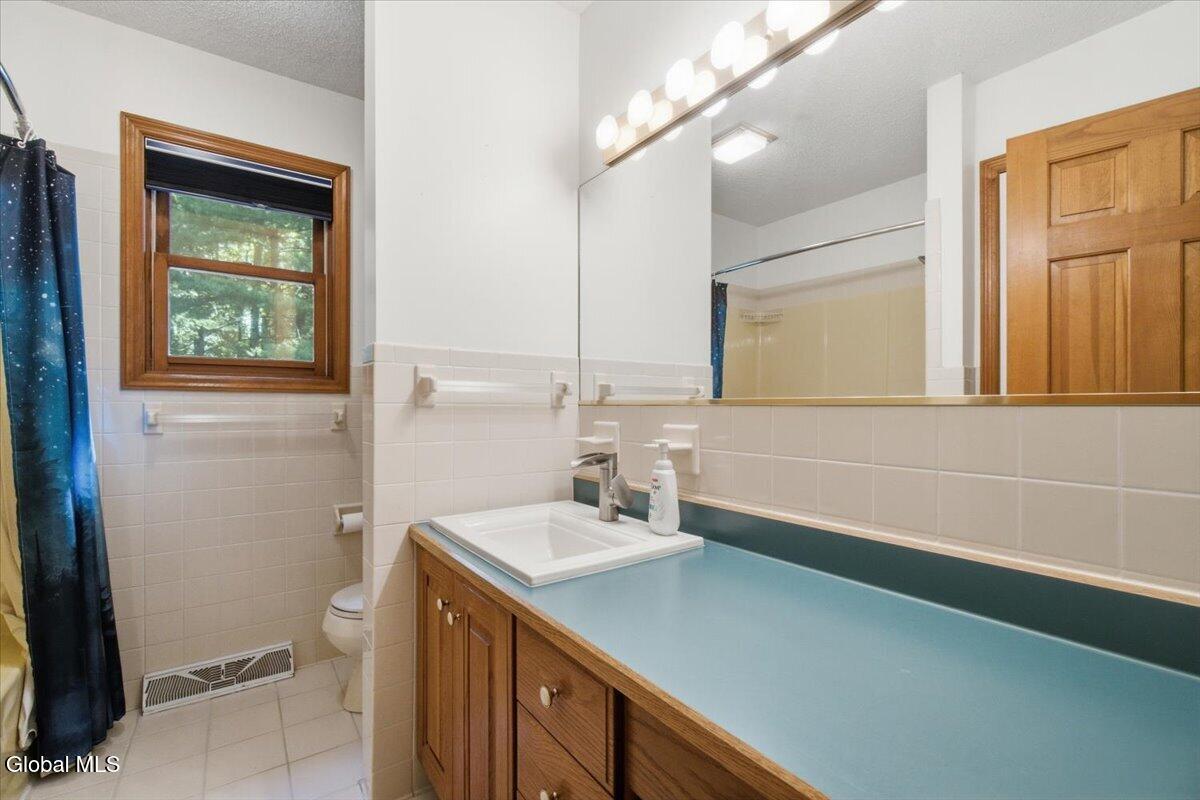 61 Sonat Road Clifton Park NY 12065