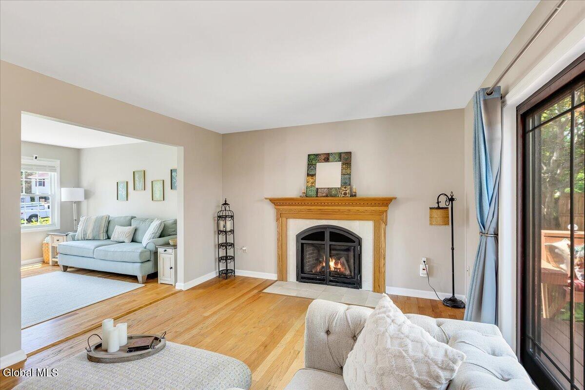 11 Brinker Circle Glenmont NY 12077