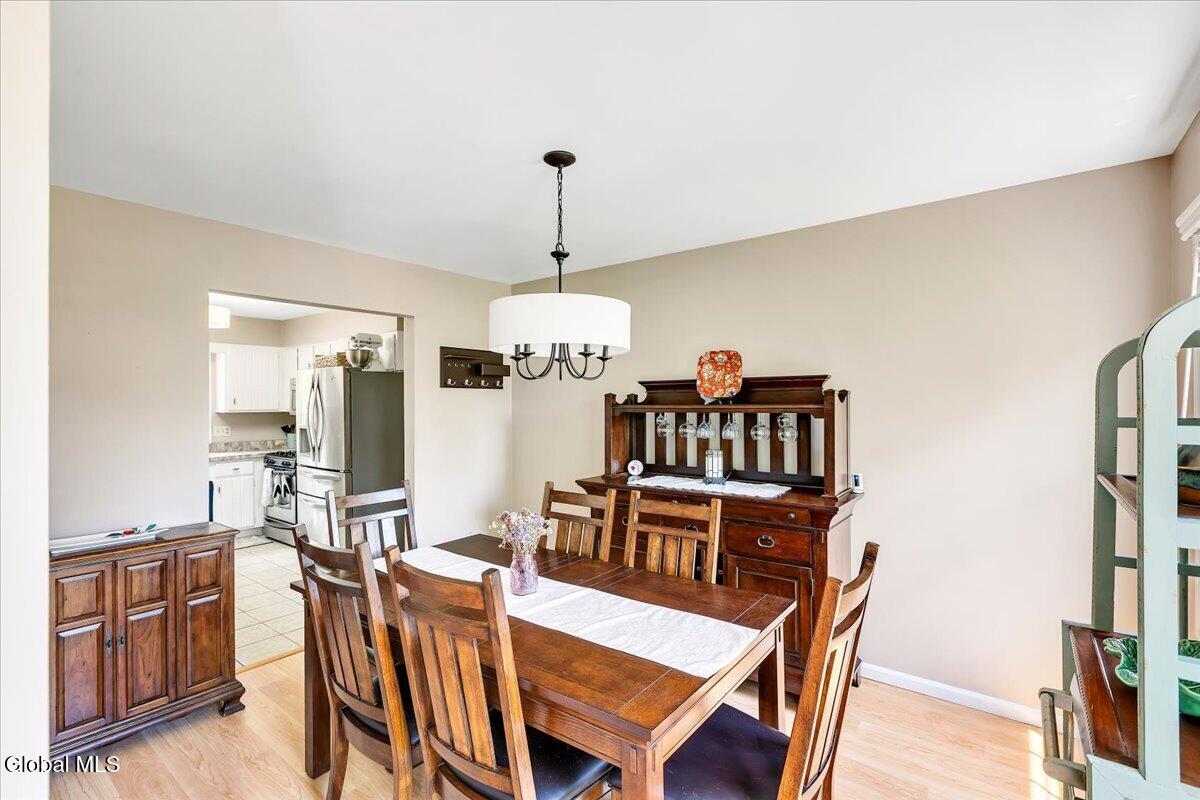 11 Brinker Circle Glenmont NY 12077
