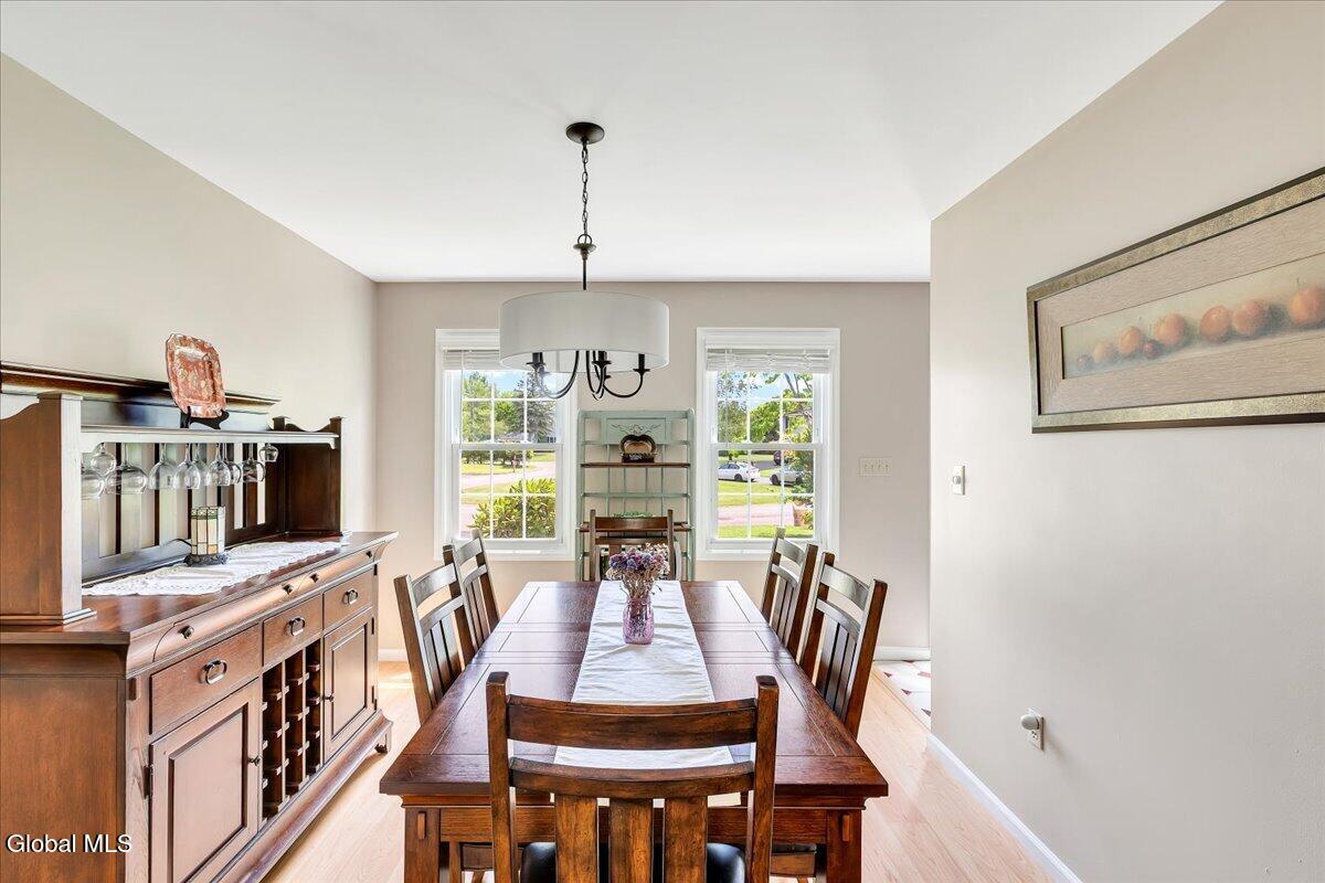 11 Brinker Circle Glenmont NY 12077