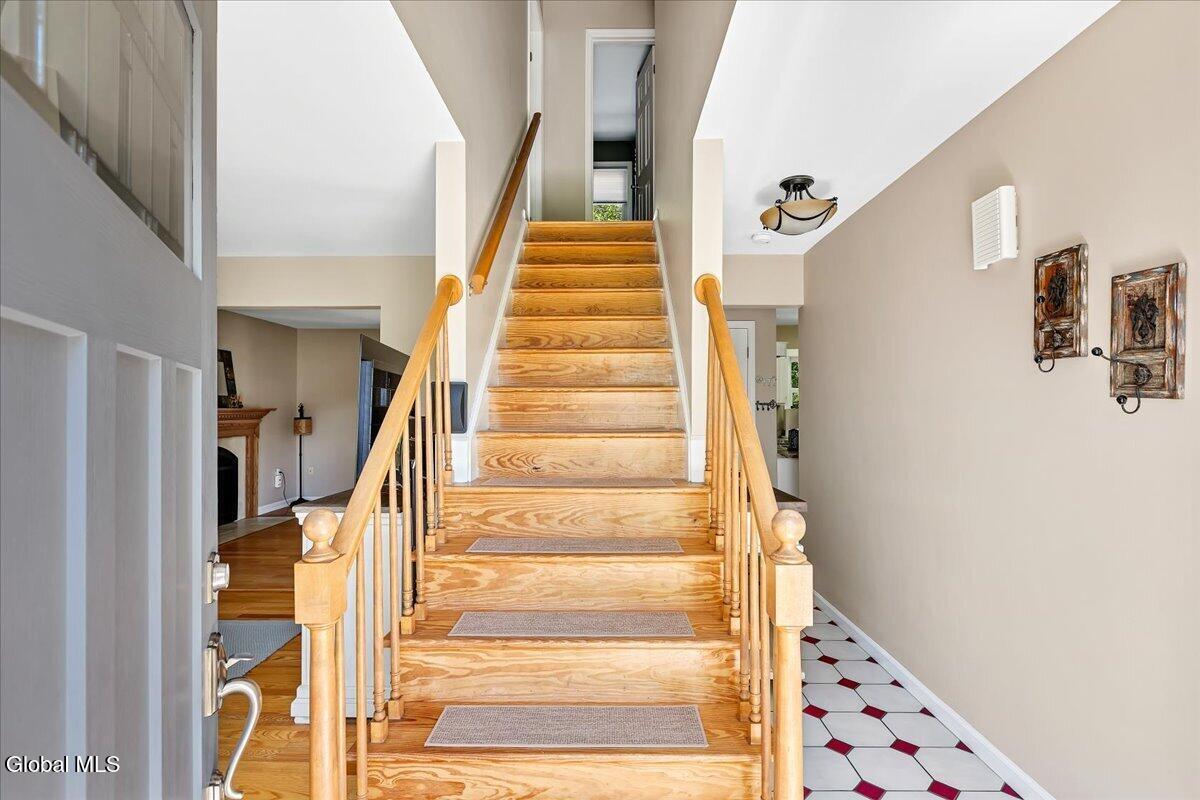11 Brinker Circle Glenmont NY 12077