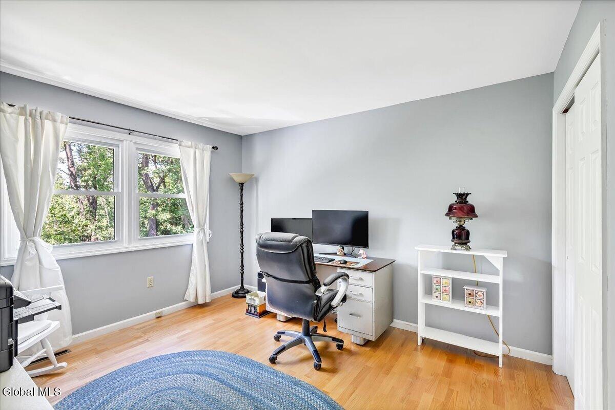 11 Brinker Circle Glenmont NY 12077