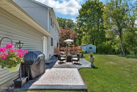 11 Brinker Circle Glenmont NY 12077