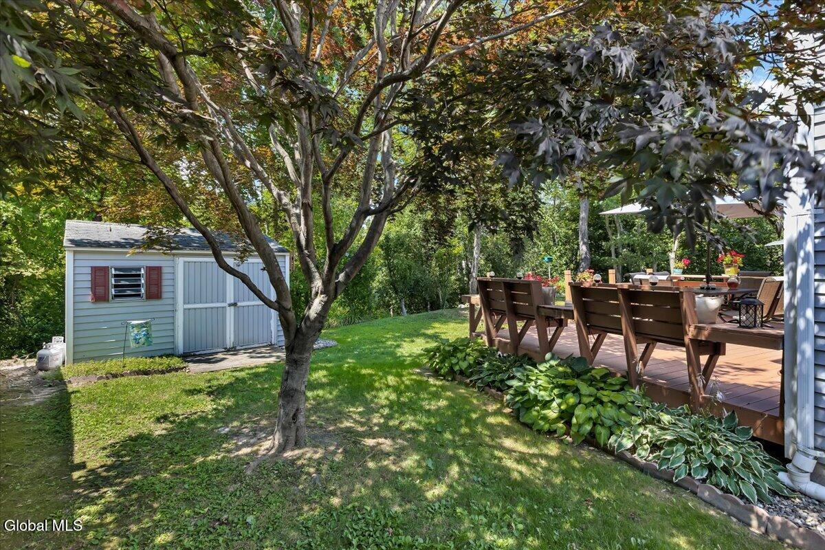 11 Brinker Circle Glenmont NY 12077