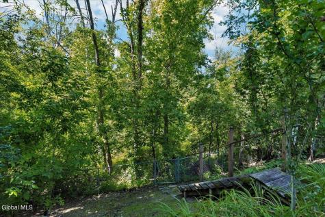 11 Brinker Circle Glenmont NY 12077