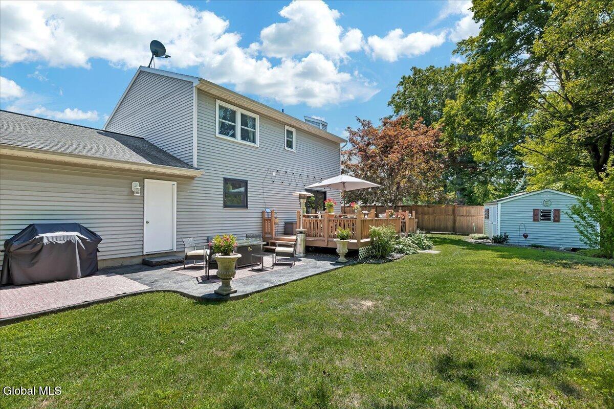 11 Brinker Circle Glenmont NY 12077
