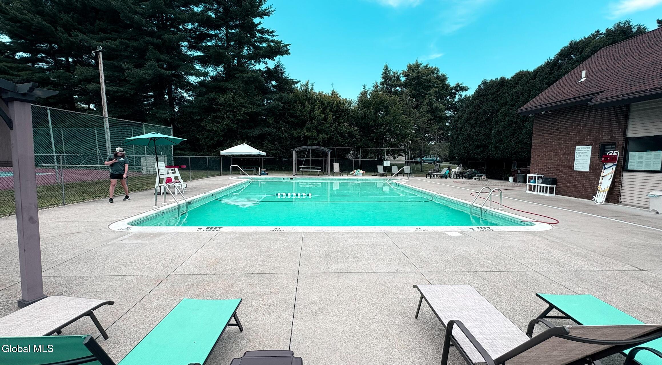 11 Brinker Circle Glenmont NY 12077