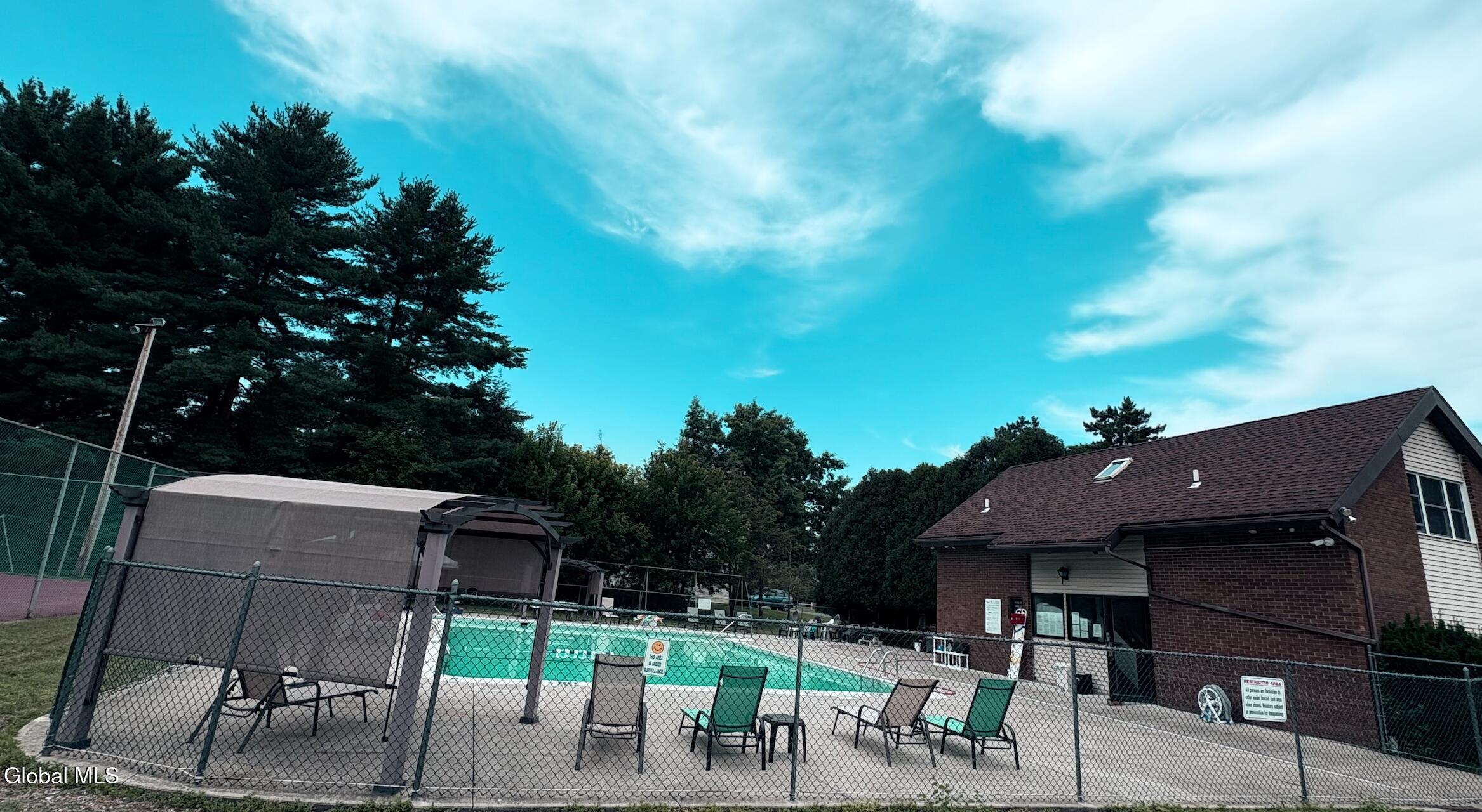 11 Brinker Circle Glenmont NY 12077