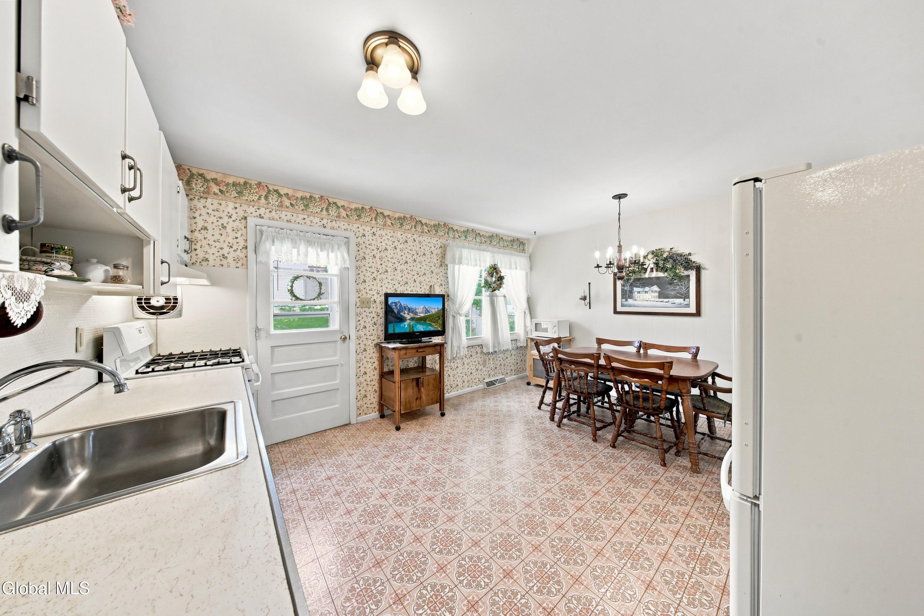 2 Oneil Street Troy NY 12180