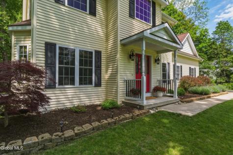 11 Oakwood Court Ballston Spa NY 12020