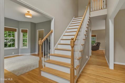 11 Oakwood Court Ballston Spa NY 12020