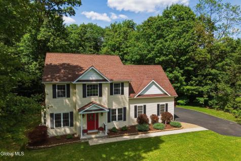 11 Oakwood Court Ballston Spa NY 12020