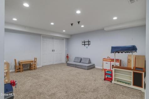 11 Oakwood Court Ballston Spa NY 12020