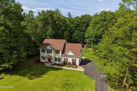11 Oakwood Court Ballston Spa NY 12020