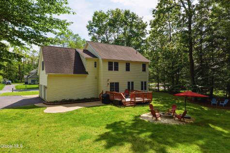 11 Oakwood Court Ballston Spa NY 12020