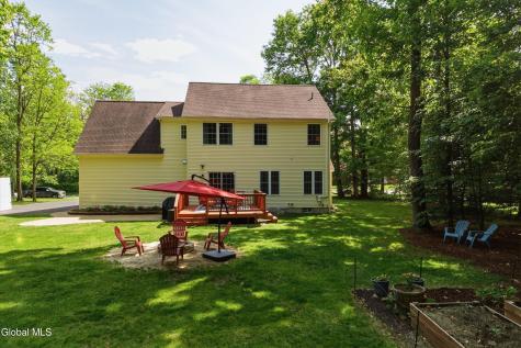 11 Oakwood Court Ballston Spa NY 12020