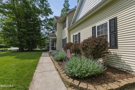 11 Oakwood Court Ballston Spa NY 12020