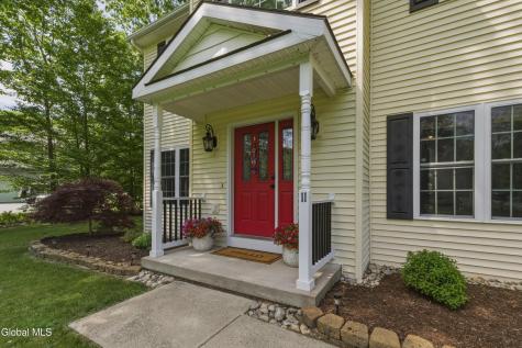 11 Oakwood Court Ballston Spa NY 12020