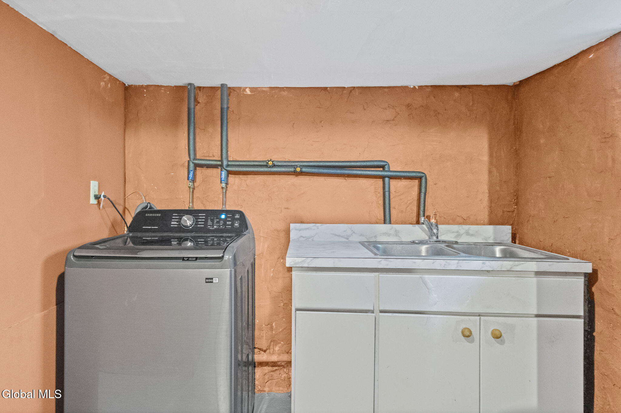 11 Alexander Street Gloversville NY 12078