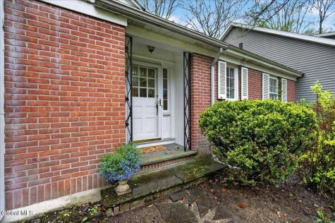 6 Sage Hill Lane Menands NY 12204