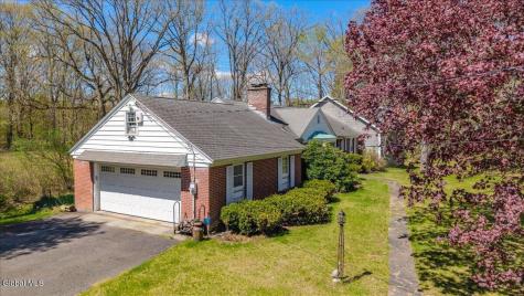 6 Sage Hill Lane Menands NY 12204