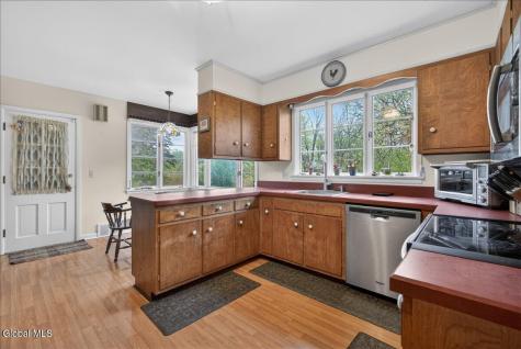 6 Sage Hill Lane Menands NY 12204