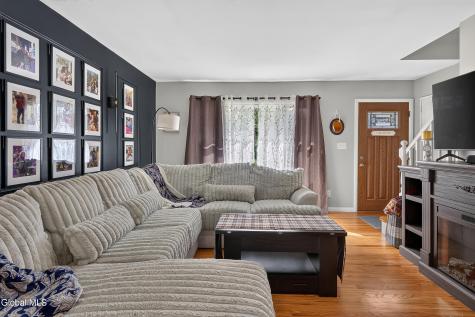 15 Bridle Path Colonie NY 12205