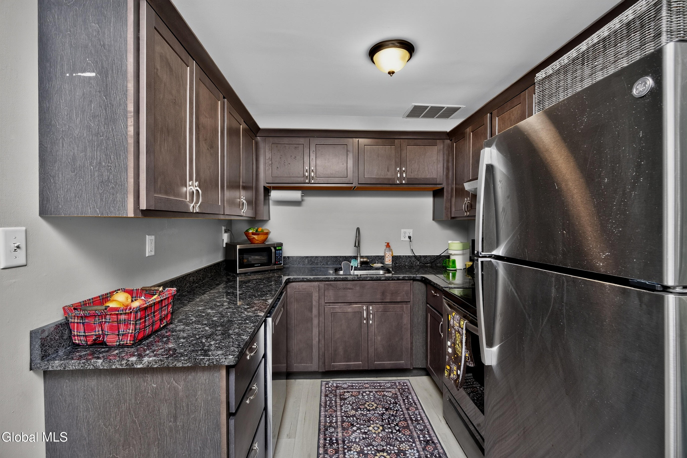 15 Bridle Path Colonie NY 12205