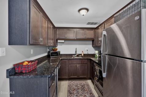 15 Bridle Path Colonie NY 12205