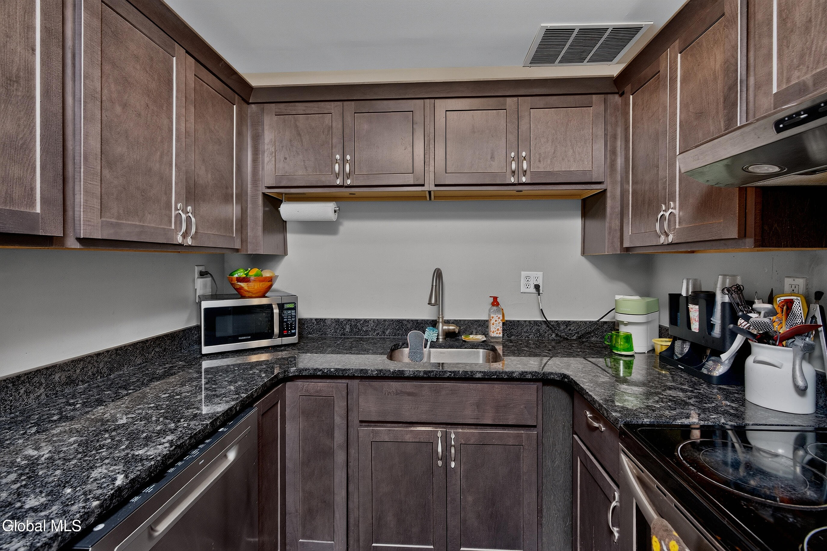 15 Bridle Path Colonie NY 12205