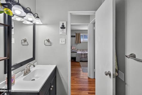 15 Bridle Path Colonie NY 12205