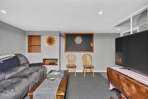 15 Bridle Path Colonie NY 12205