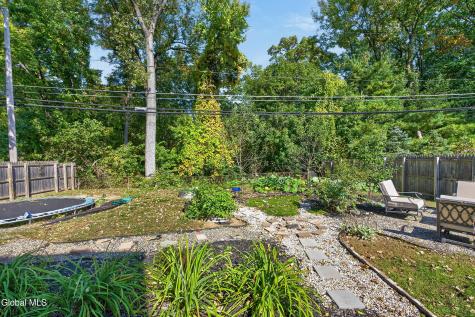 15 Bridle Path Colonie NY 12205