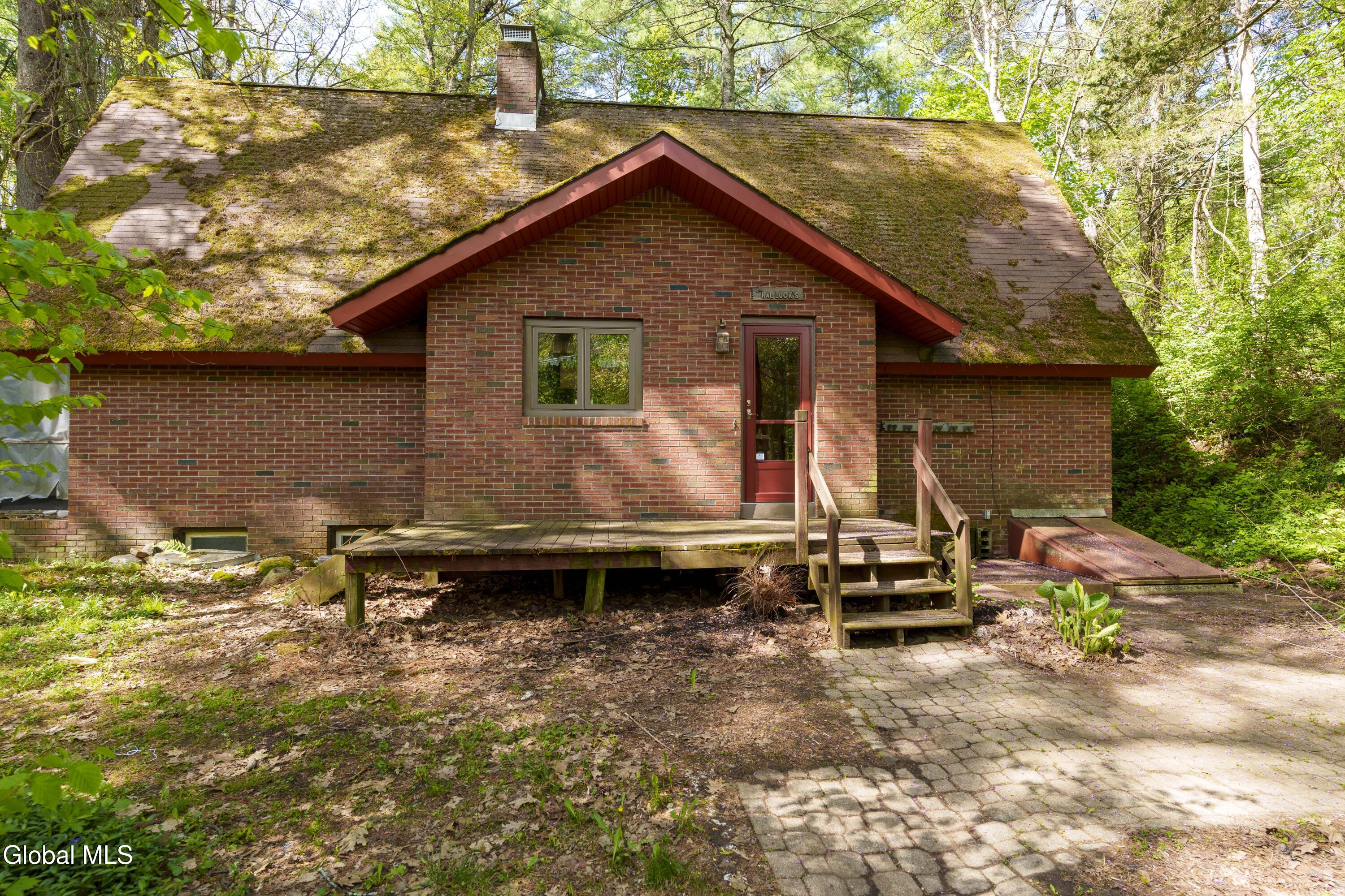 681 High Rock Road Hannacroix NY 12087