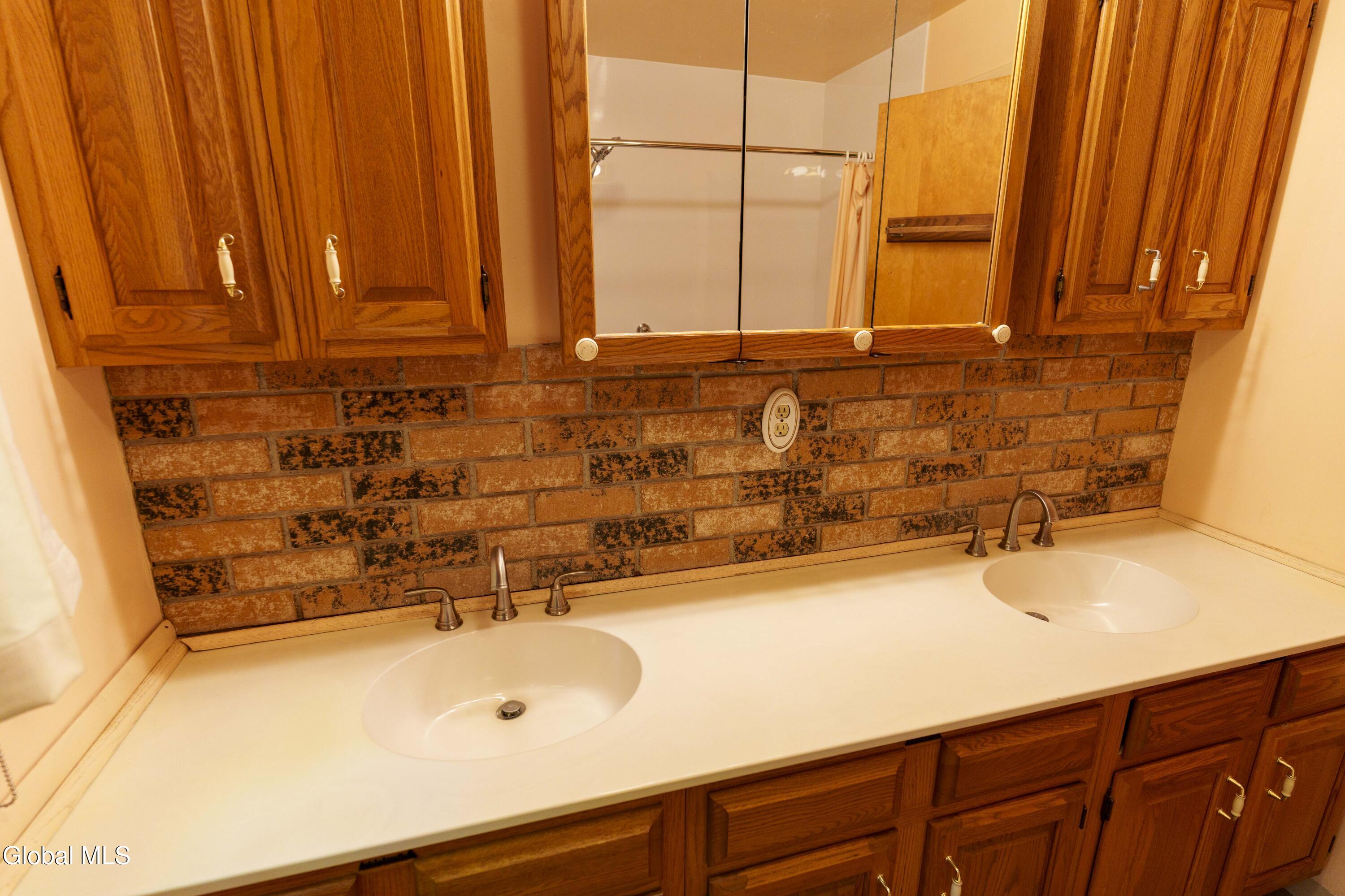 681 High Rock Road Hannacroix NY 12087