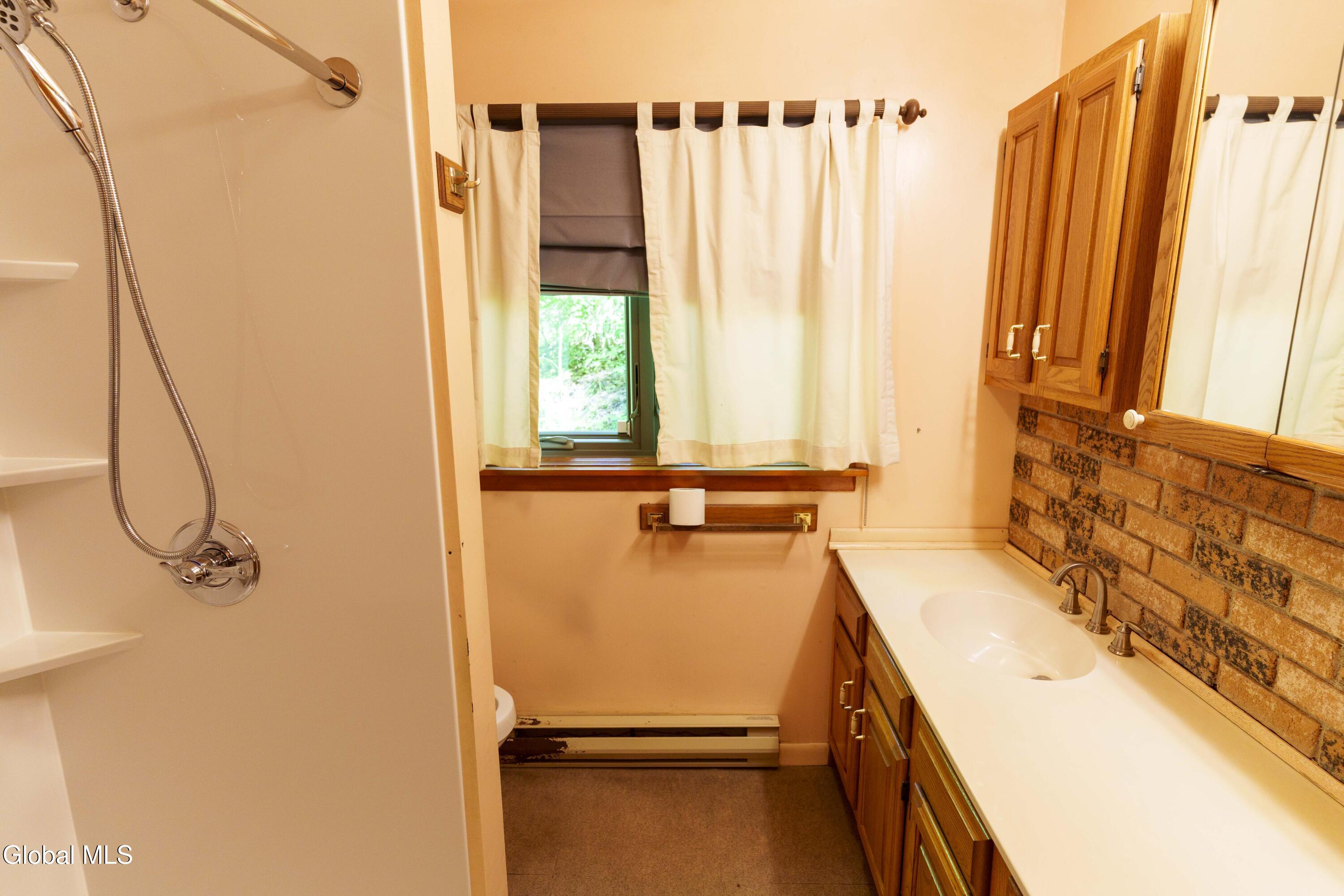 681 High Rock Road Hannacroix NY 12087