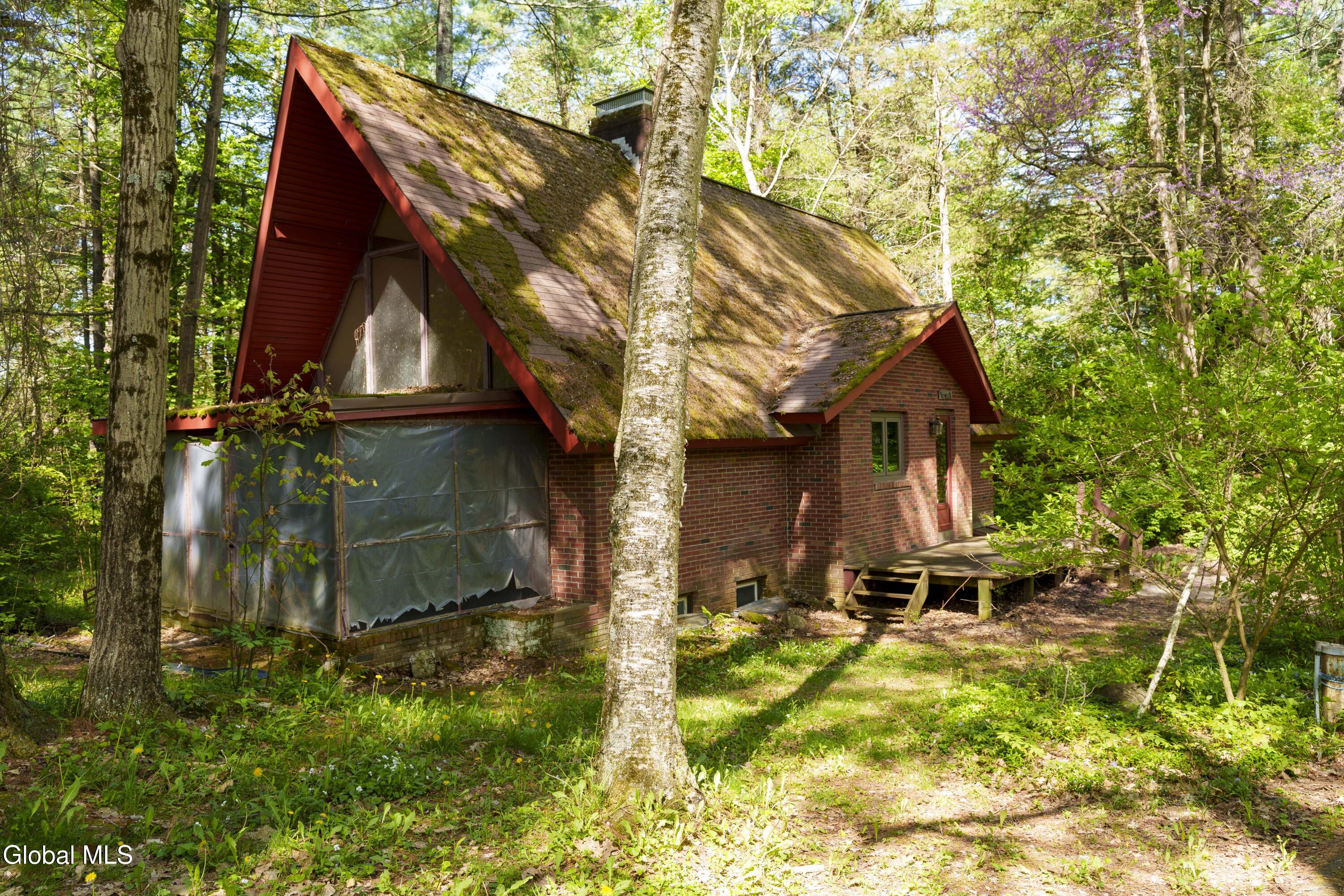 681 High Rock Road Hannacroix NY 12087