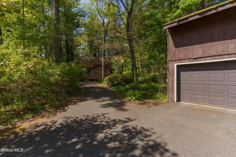 681 High Rock Road Hannacroix NY 12087