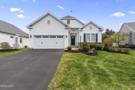 12 Twinflower Court Glenmont NY 12077