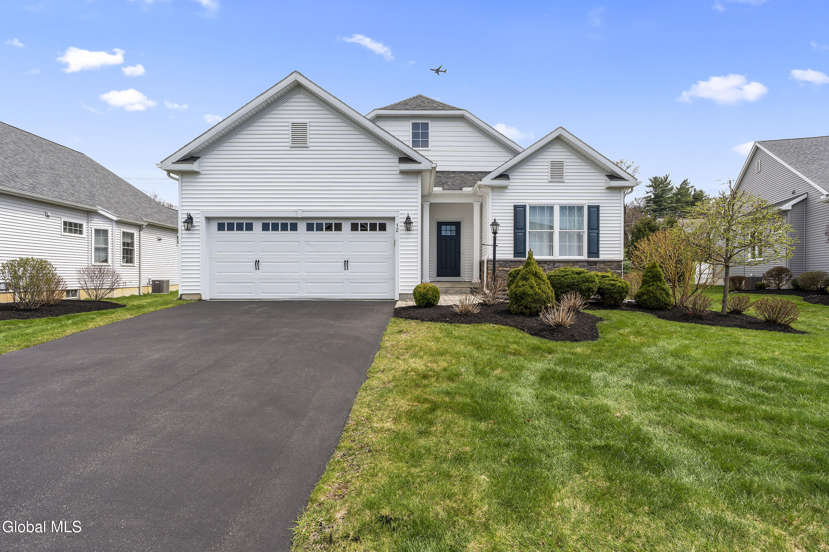 12 Twinflower Court Glenmont NY 12077